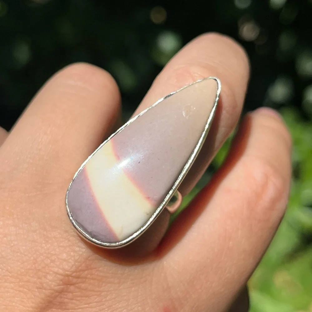 Size 7.5 925 silver‎ plated pink Mookaite ring